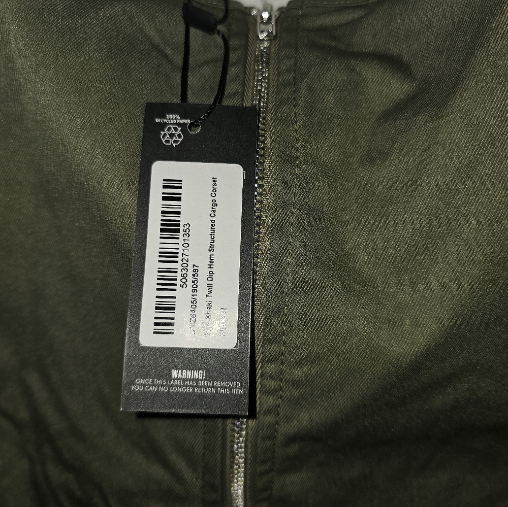PrettyLittleThing Olive Crop Top - Picture 3 of 3
